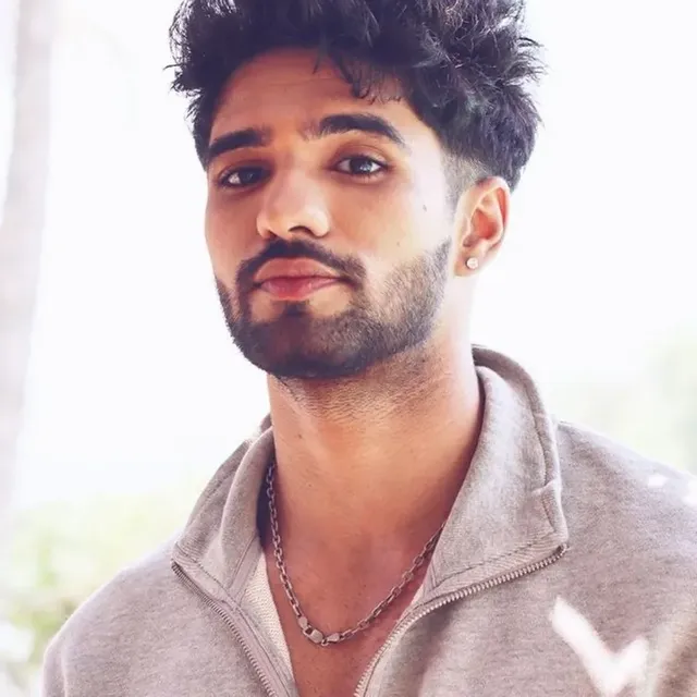 kumkum_bhagya_actor_zeeshan_khan_says_he_connects_with_ranveer_singhs_personality_i_relate_to_him_in_many_ways_0.jpg