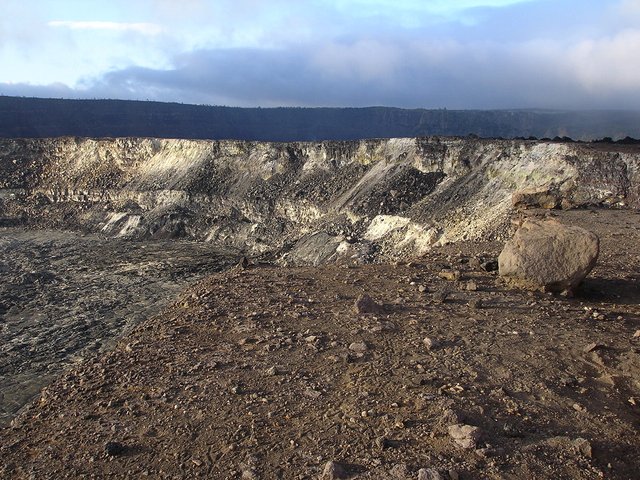 Layering-at-Halemaumau-Crater.jpg