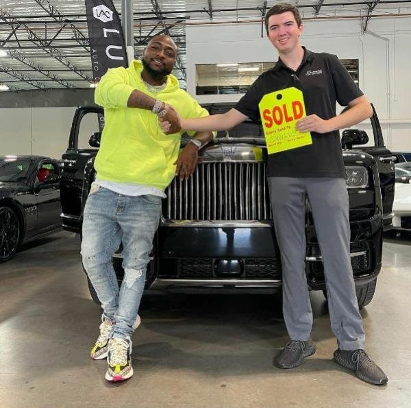 davido_buys_rolls_royce_cullinan_suv_autojosh_5.jpg