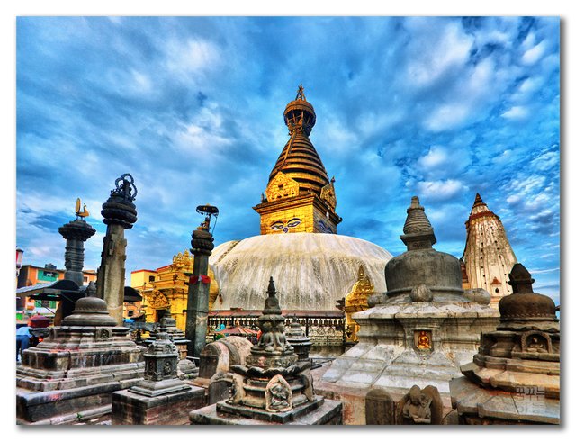 Swayambhunath_in_Kathmandu_Valley,_Nepal.jpg