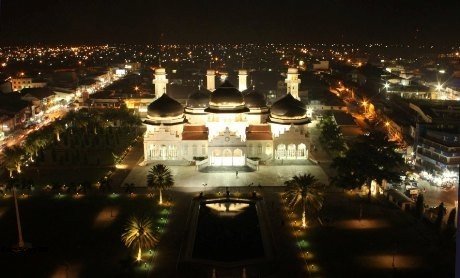 Foto-Masjid-Raya-Baiturrahman-malam-hari.jpg