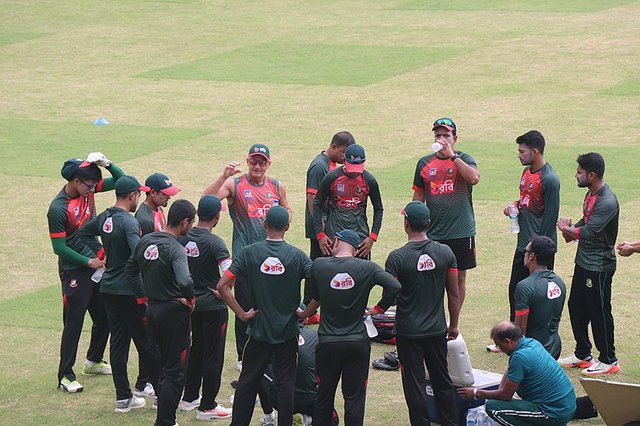 800px-Bangladesh_team_on_practice_session_at_Sher-e-Bangla_National_Cricket_Stadium_(1).jpg