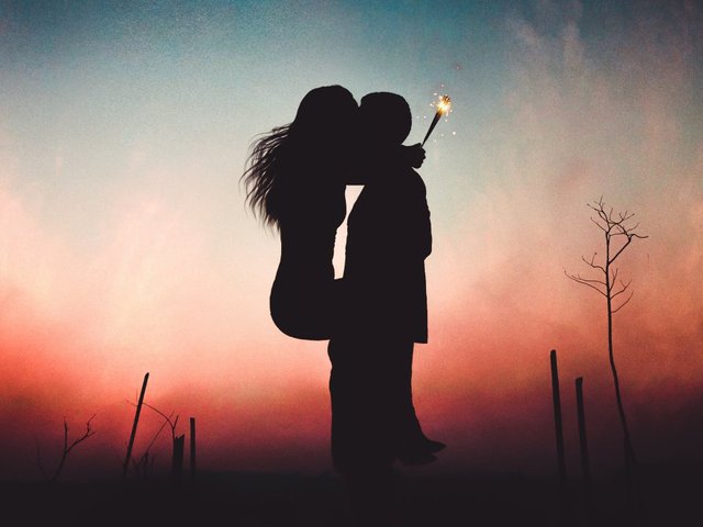 couple_lovers_kiss_sunset_hd.jpg