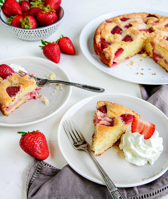 Strawberry-Frech-Cake-PictureTheRecipe.jpg