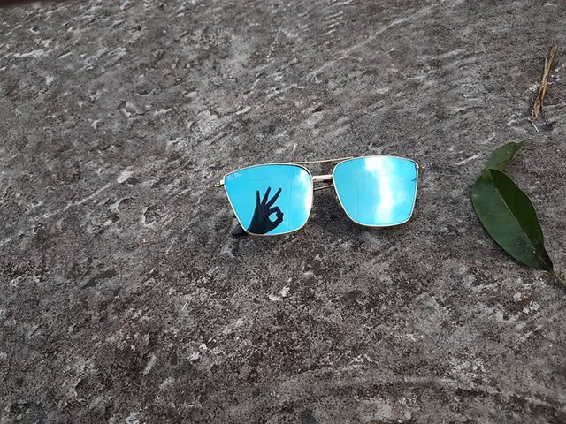 sunglass.jpg