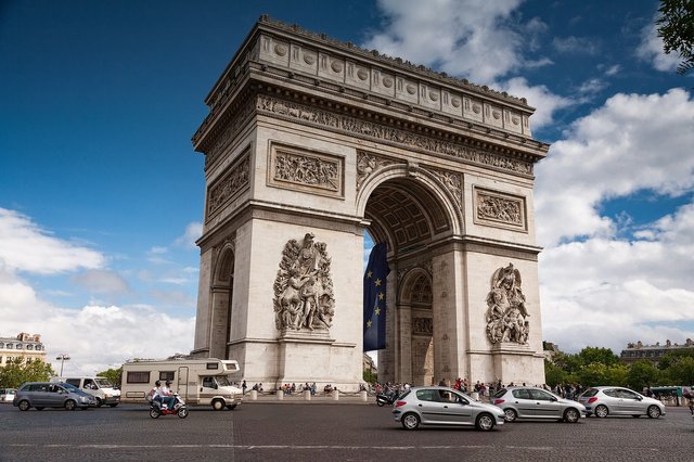 arc-de-triomphe-2975433_1920.jpg