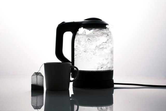 electric-kettle-6966011_960_720.jpg