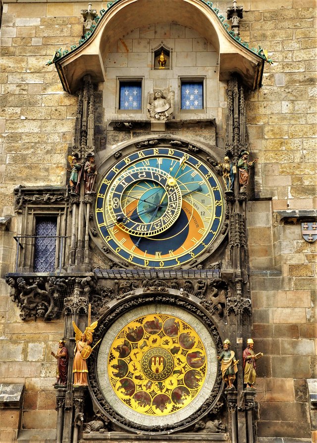 Lascar_Pražský_orloj_(Prague_Astronomical_Clock)_(4502252142).jpg