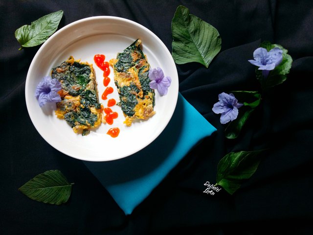 Omelet With Spinach.jpg