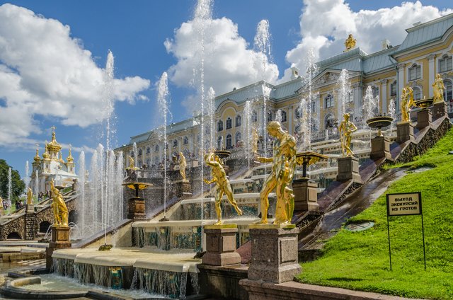 Grand_Cascade_of_Peterhof_01.jpg