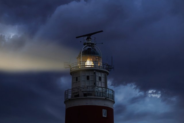 lighthouse-4846854_1920.jpg