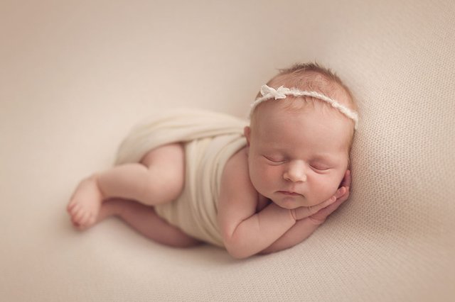Newborn-Photography-Tutorial-1.jpg