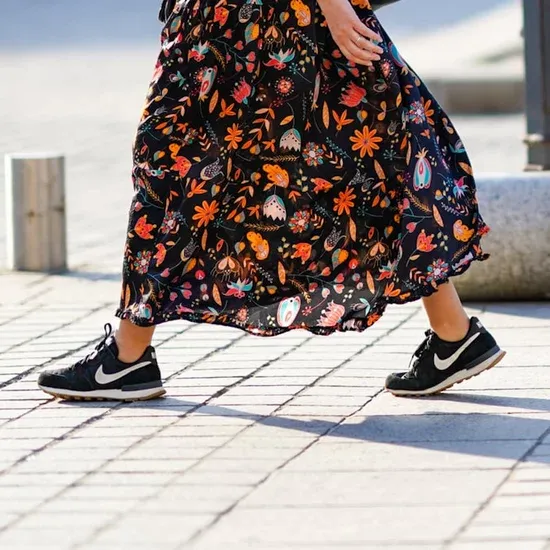 sneakers-to-wear-with-dresses.webp