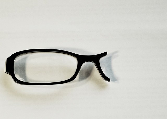 glasses-593006_1280.jpg