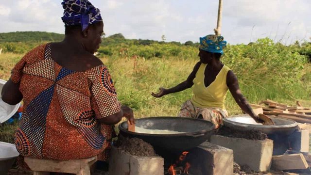 frying-garri-1024x577.jpg