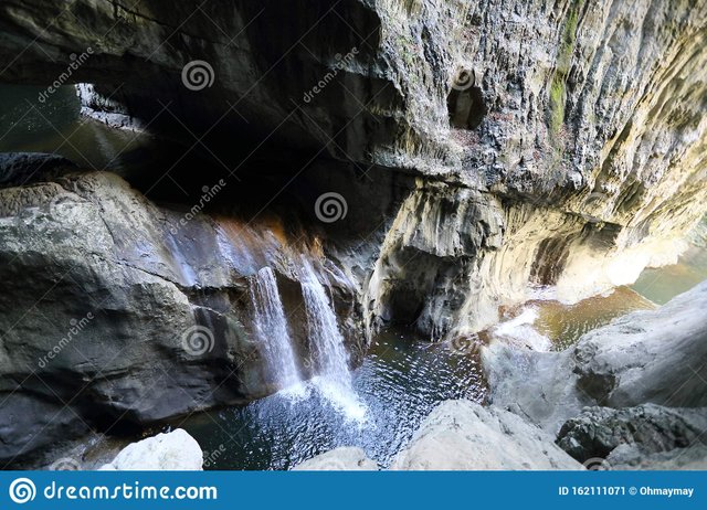 skocjan-cave-slovenia-skocjan-cave-slovenia-unesco-world-heritage-162111071.jpg