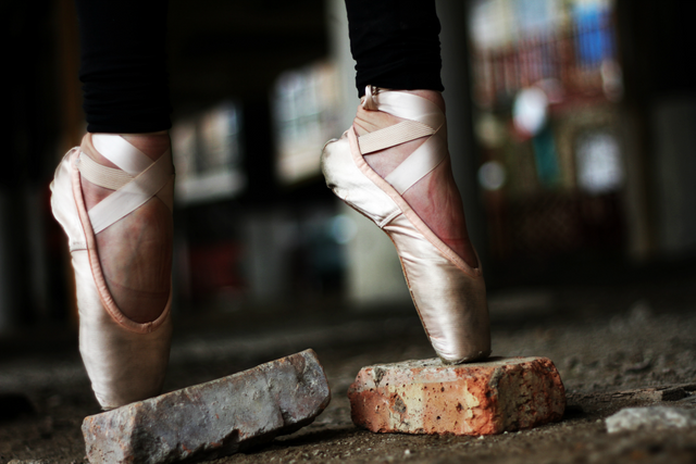 Ballet_on_bricks.png