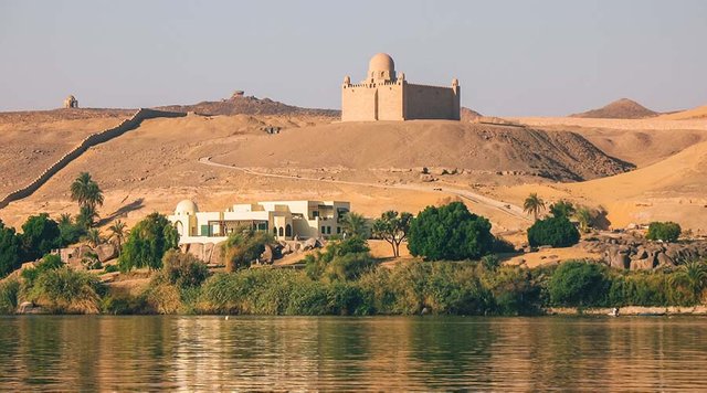 Aga-khan-mausoleum.jpg