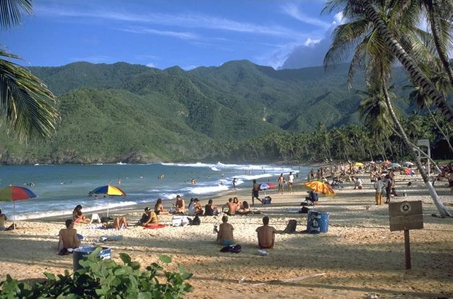 Beach_choroni_venezuela.jpg