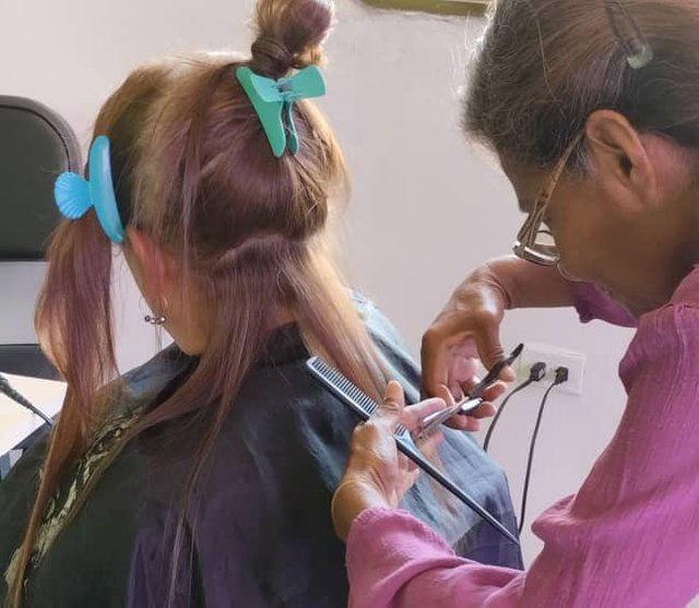 Cortando el cabello.jpg