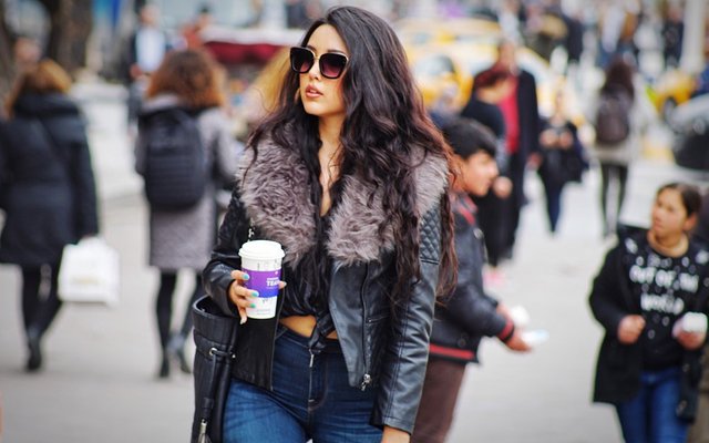 a-girl-in-istanbul-lifestyle-sunglasses-trendy-urban-fashion-model-female-beautiful-walking-fall_t20_8lVNdV (1).jpg