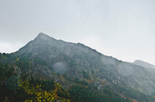 The granite peaks in the misty rain.JPG