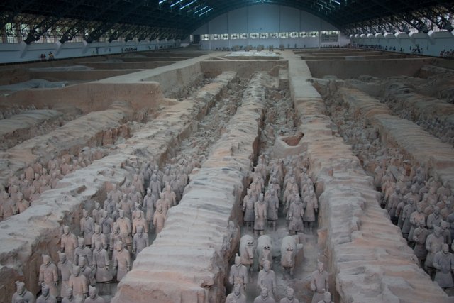 Terracotta_Army_Pit_1_1.jpg