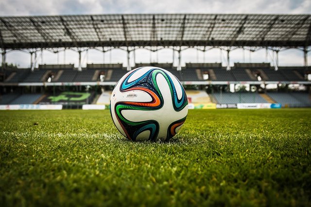 httpspixabay.comitla-palla-stadion-gioco-del-calcio-488700.jpg