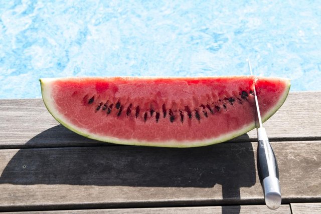 slice-of-watermelon-with-a-knife.jpg