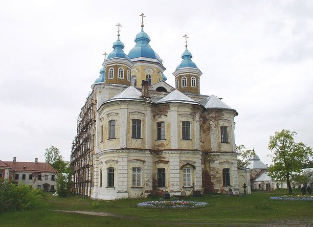 800px-Konevets_Cathedral_from_east.JPG