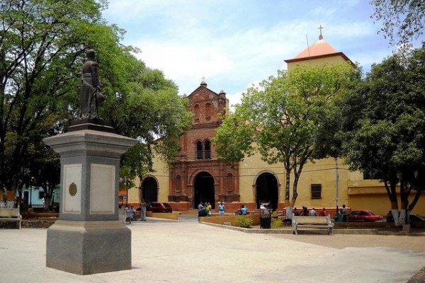 Plaza Bolívar San Sebastian de los Reyes.jpg