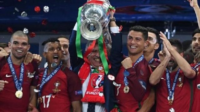 portugal-juara-eropa_20160711_082316.jpg