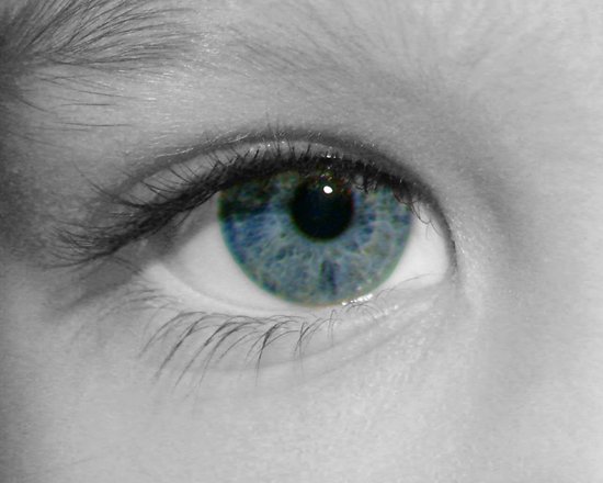 innocent-color-eye-1465428.jpg