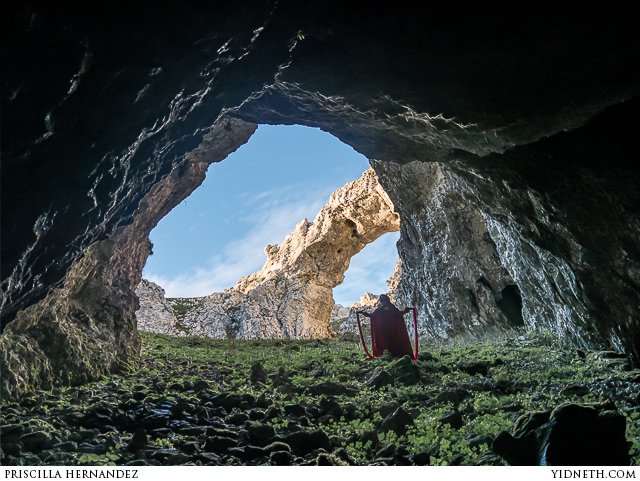 Entrando a la cueva - by Hector Corcin.jpg