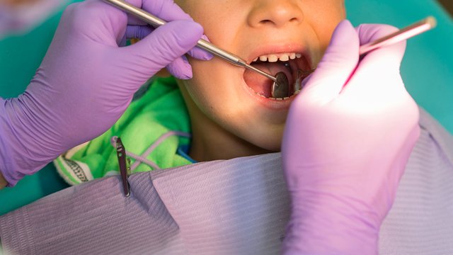 5 Dangerous Signs That You Should Take Your Child to the Dentist.jpg