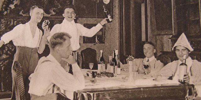 web3-blessed-pier-giorgio-frassati-drinking-wine-fun-friends-1-courtesy-of-the-dominican-friars-e28093-england-scotland.jpg