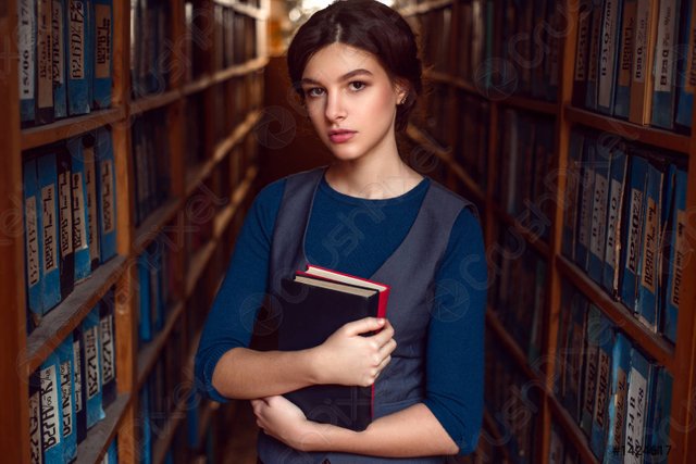 student-girl-woman-with-books-1424617.jpg