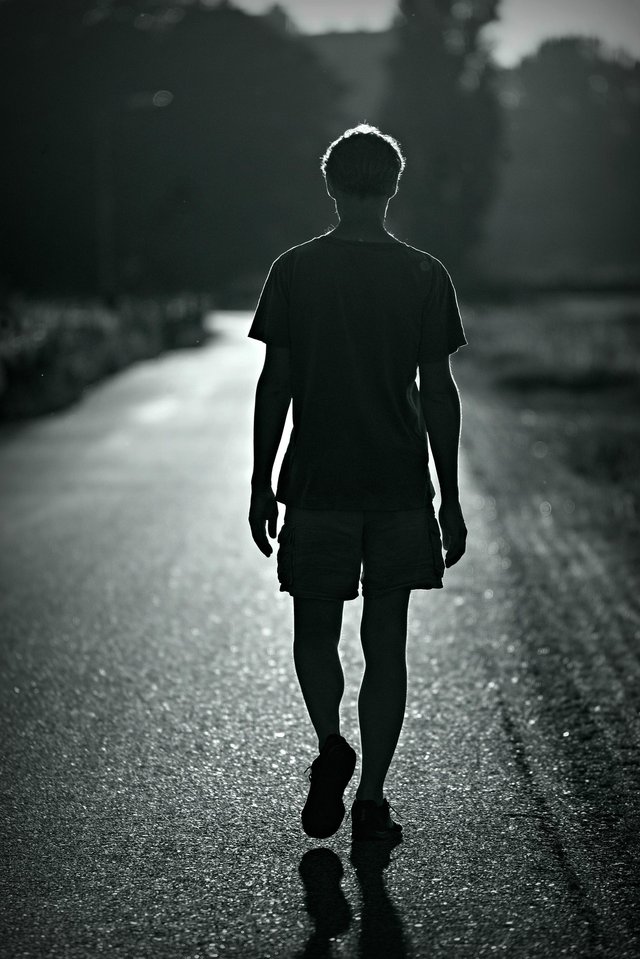 man-3556090_1920.jpg
