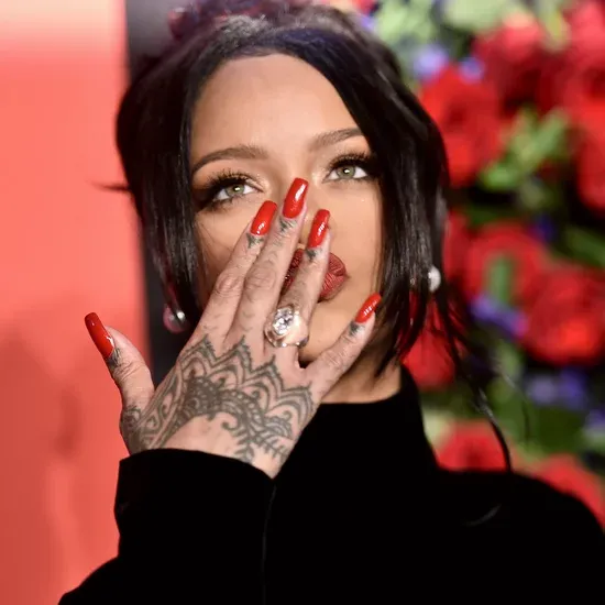 pictures-rihanna-2019-diamond-ball.webp