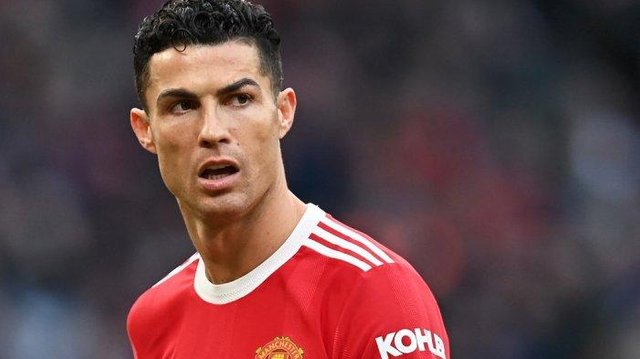 striker-manchester-united-portugal-cristiano-ronaldo-terlihat-selama-pertandingan-sepak-bola.jpg