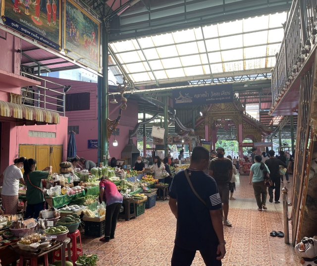 Wat Takien Floating Market17.jpg