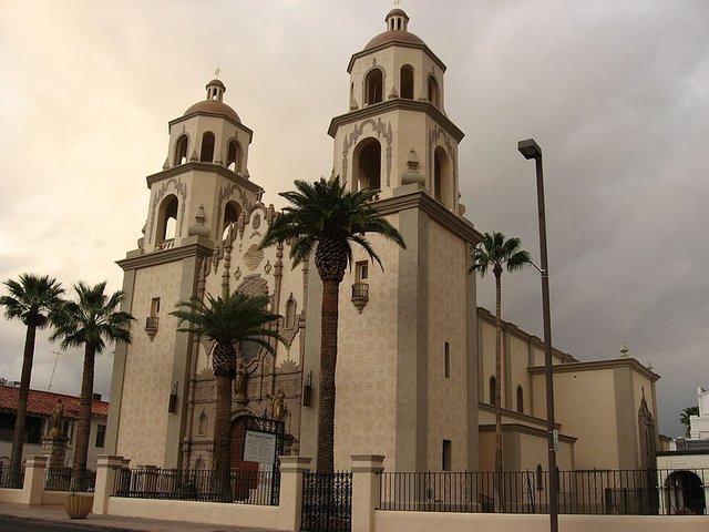 800px-St._Augustine_Cathedral,_Tucson,_Arizona_(3440267859).jpg