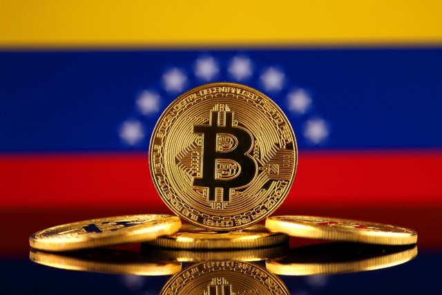 Gustavo-Mirabal-Criptomonedas-en-Venezuela-salvavidas-ante-falta-de-efectivo-4.jpg