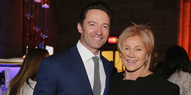 hugh-jackman-deborah-1523453558.jpg