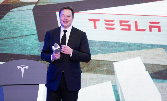 Tesla buys $1.5 billion in bitcoin, plans to accept it as payment.jpg
