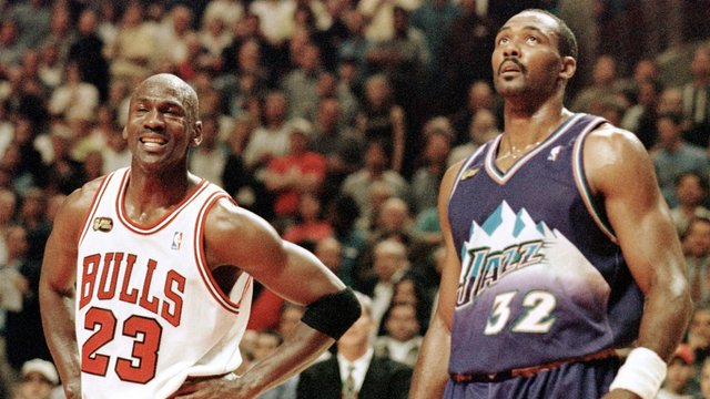 michael-jordan-karl-malone-ftr-060718jpg_b1eui8neqaa21vrh0n06oqlxg.jpg