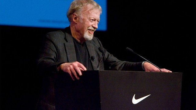 phil-knight-nike-sintetia-1024x576.jpg