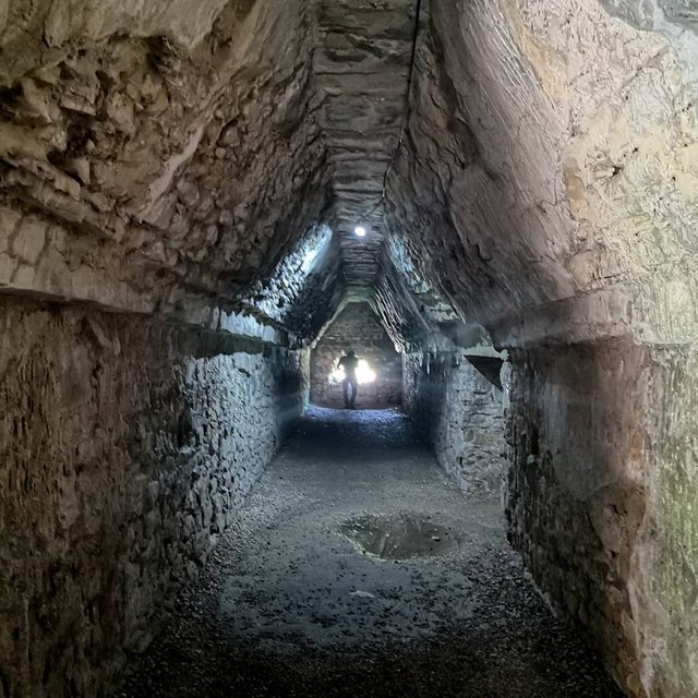 Palenque ruins inside 4.jpg