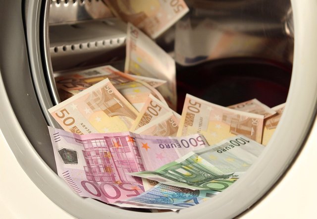 money-1050403_1280.jpg