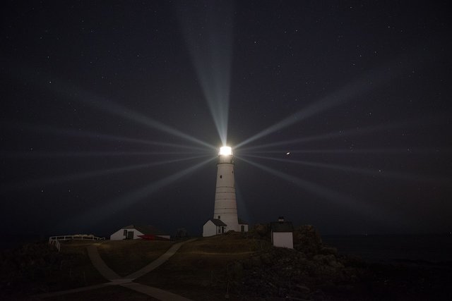 lighthouse-1969705_1280.jpg